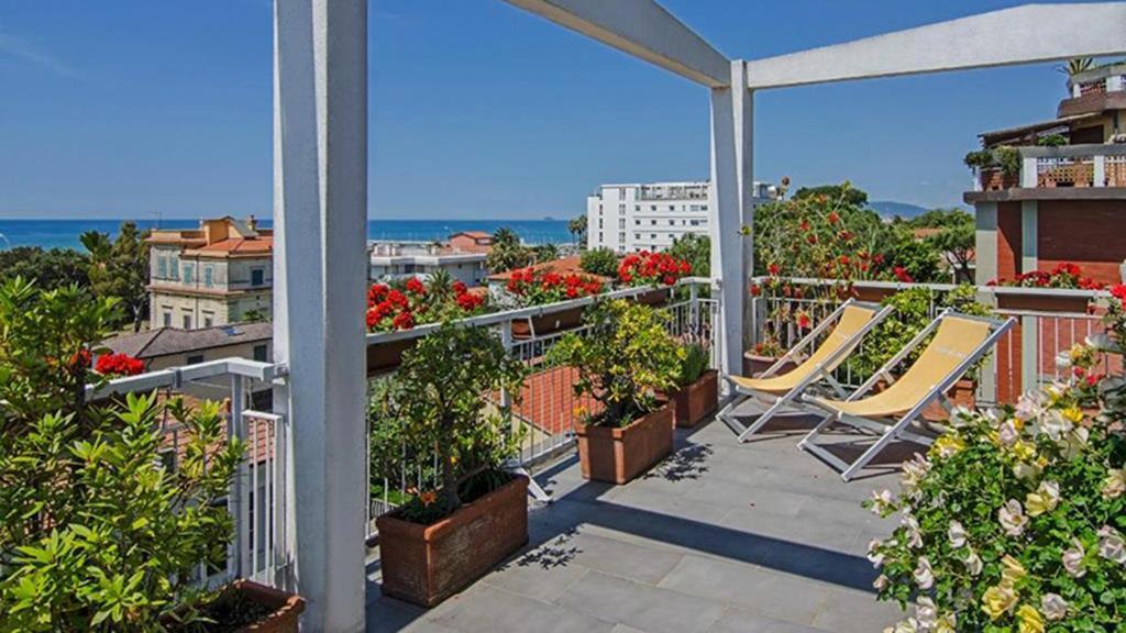 Hotel Scandinavia Марина ди Маса Екстериор снимка
